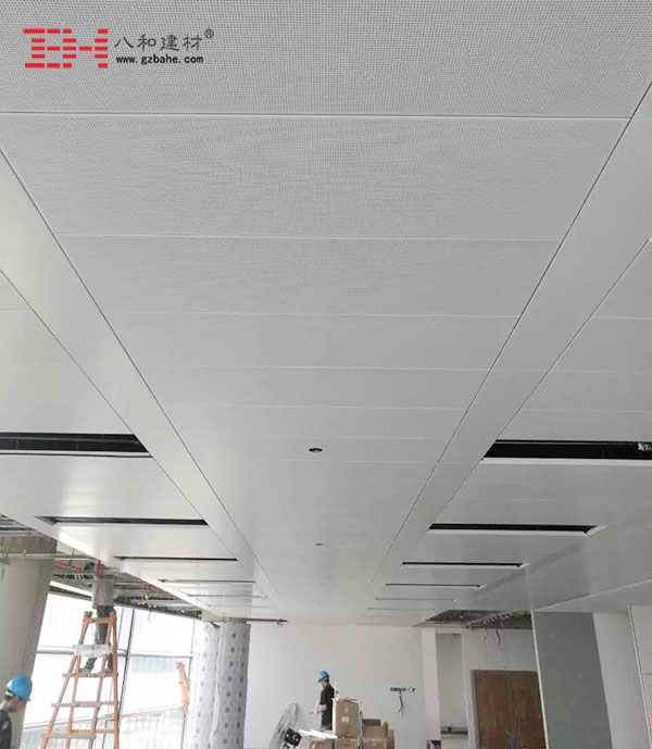 【施工現(xiàn)場(chǎng)】廣州國(guó)際時(shí)尚中心寫字樓鋁天花吊頂安裝2