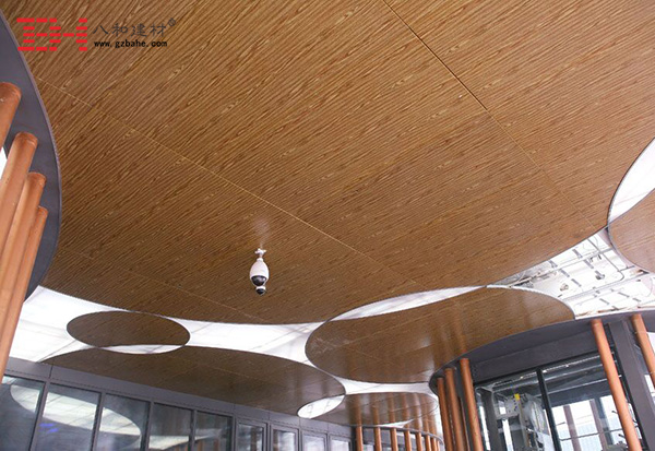 八和建材仿木紋鋁單板，點(diǎn)亮建筑的無(wú)限生機(jī)！